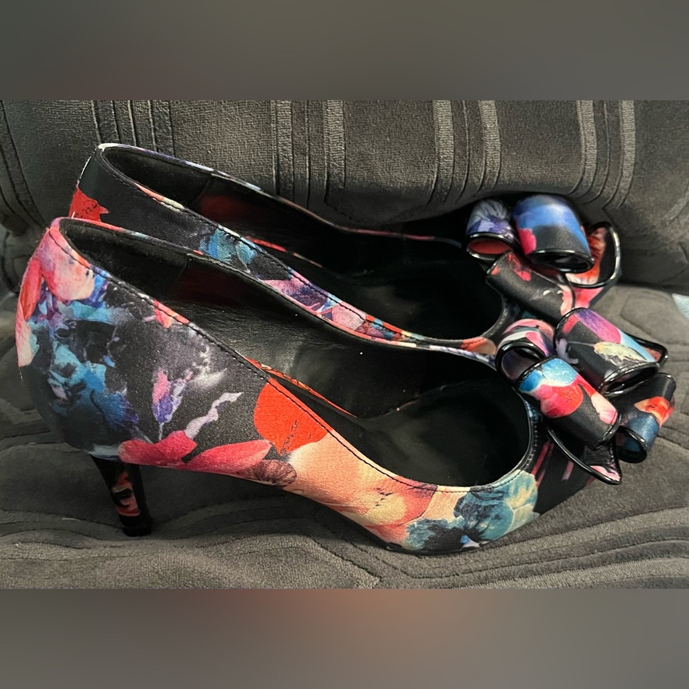 Silver slipper size 9m beautiful shoes - Picture 4 of 10